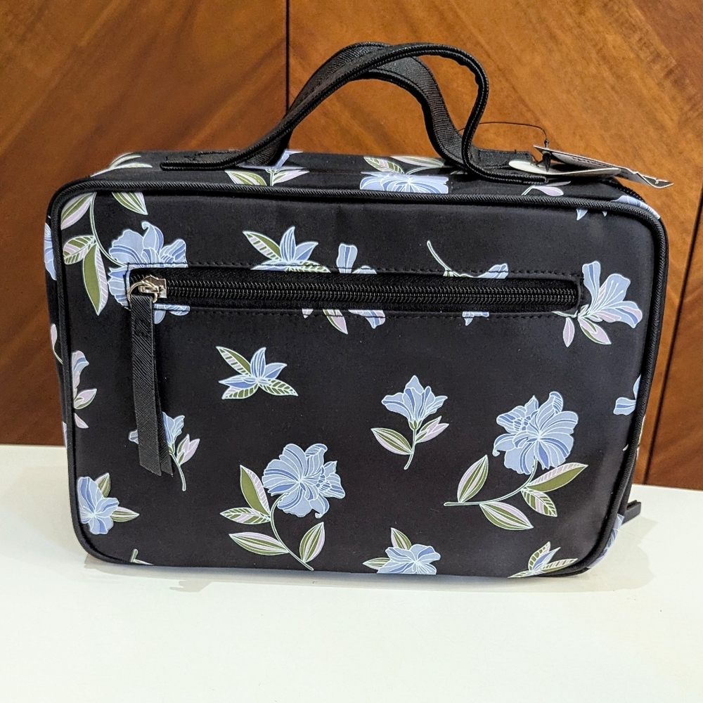 NWT Tender Love + Carry Toiletry Weekender Bag with Hanger Blue Flowers - Picture 2 of 3